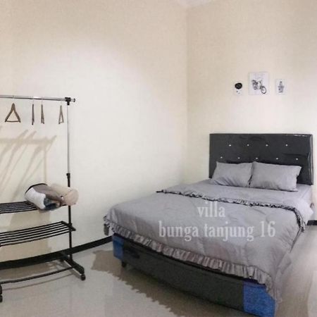 Villa Syariah Bunga Tanjung 16 Batu  Extérieur photo