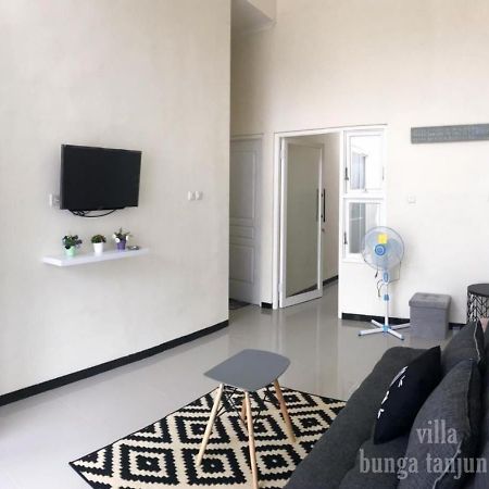 Villa Syariah Bunga Tanjung 16 Batu  Extérieur photo