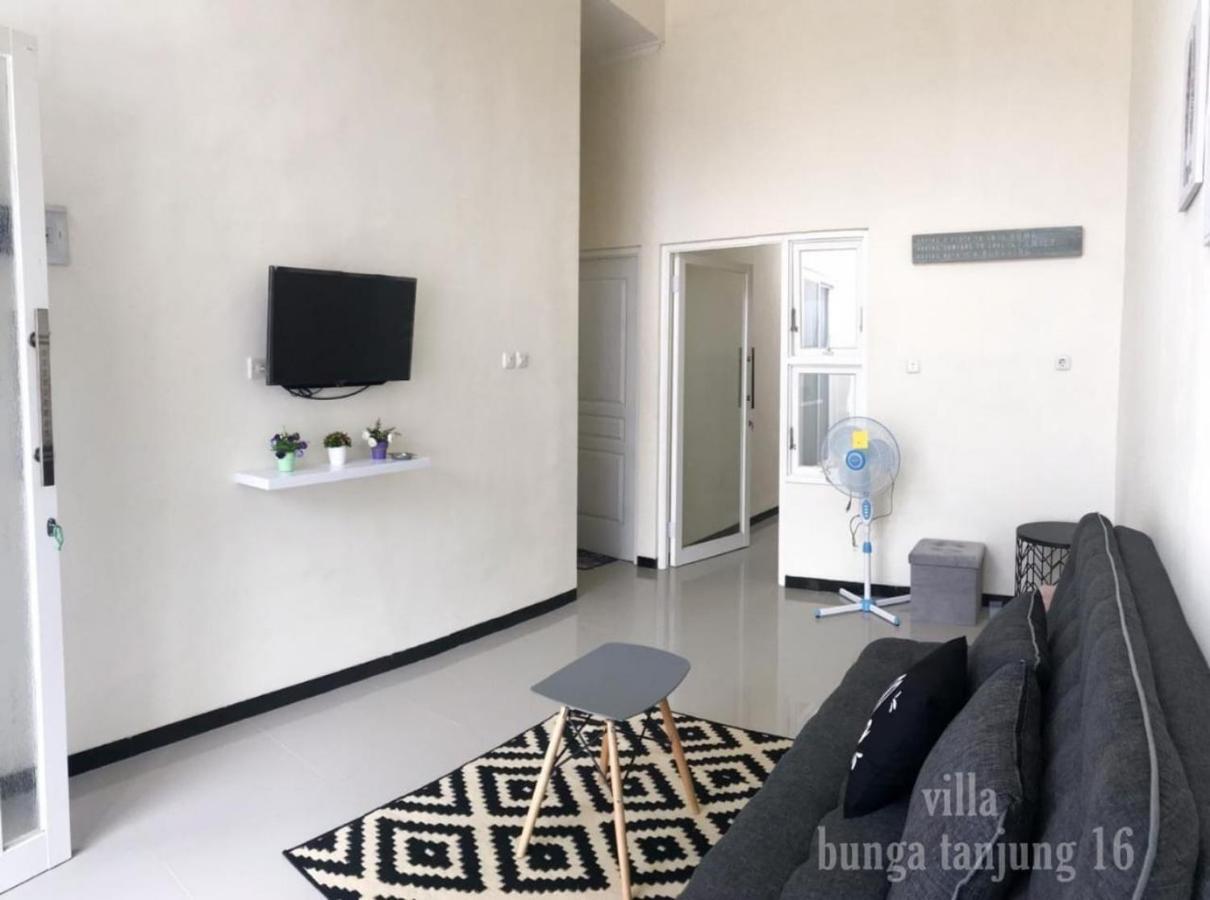 Villa Syariah Bunga Tanjung 16 Batu  Extérieur photo